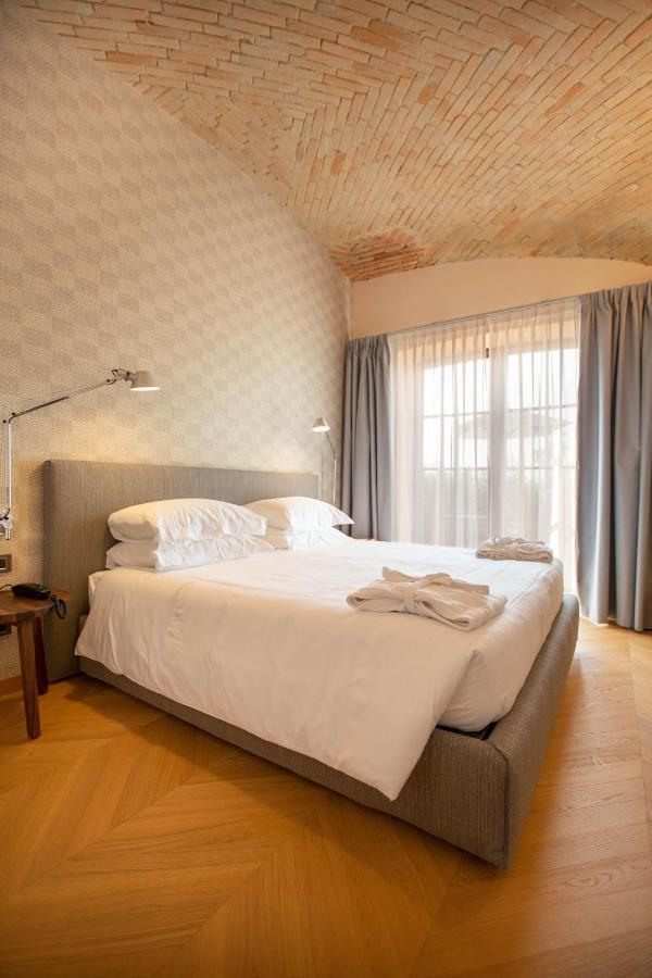 Villaggio Narrante - Cascina Galarej Serralunga d'Alba Eksteriør billede