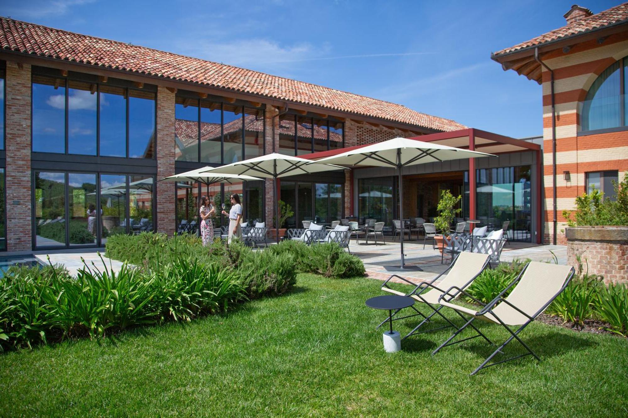 Villaggio Narrante - Cascina Galarej Serralunga d'Alba Eksteriør billede